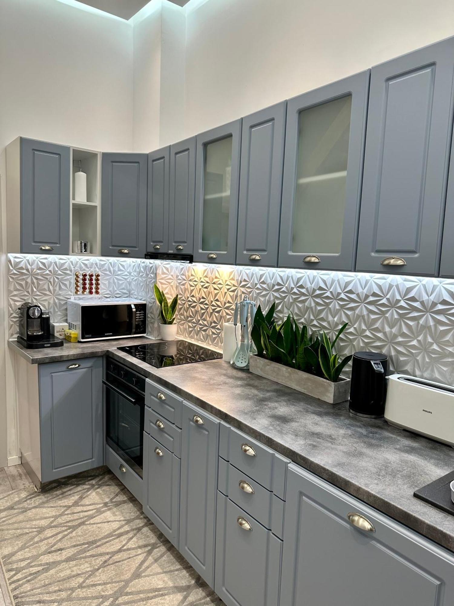 טורדה Deyinn Guest House Centrum מראה חיצוני תמונה