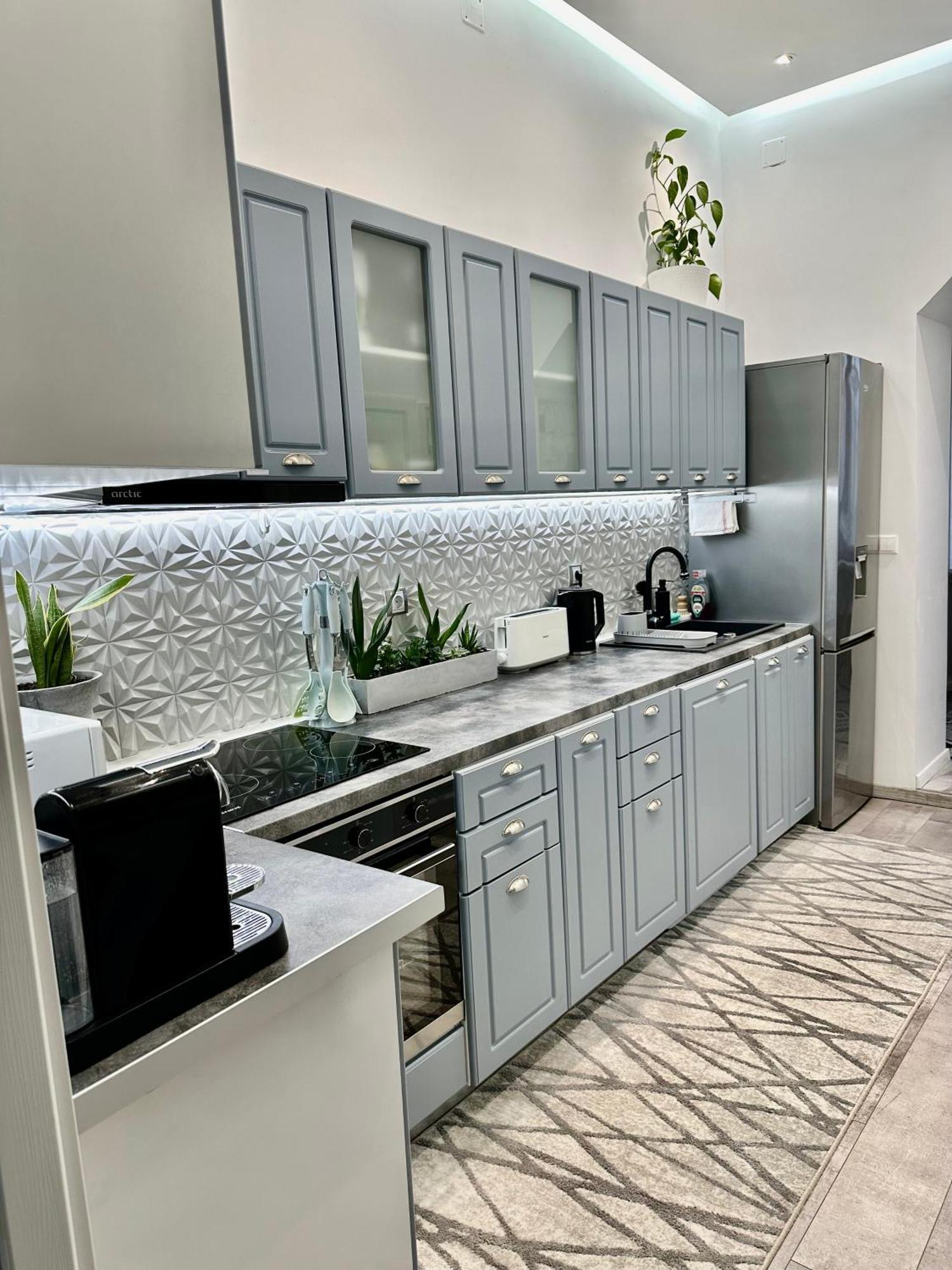 טורדה Deyinn Guest House Centrum מראה חיצוני תמונה